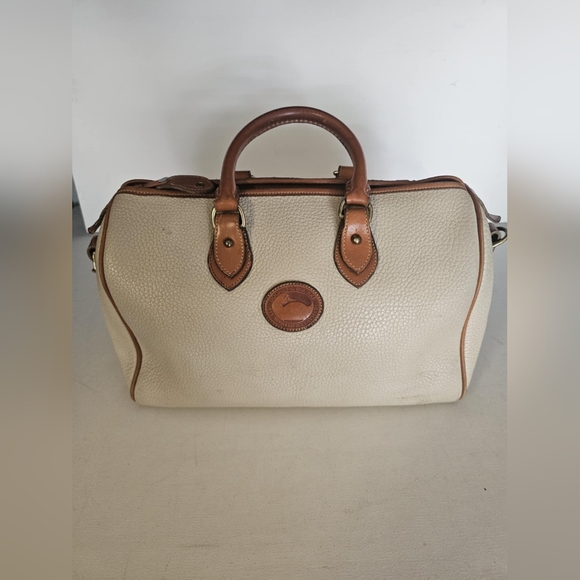 Dooney & Bourke Handbags - Dooney & Bourke Speedy Satchel Bag in cream leather